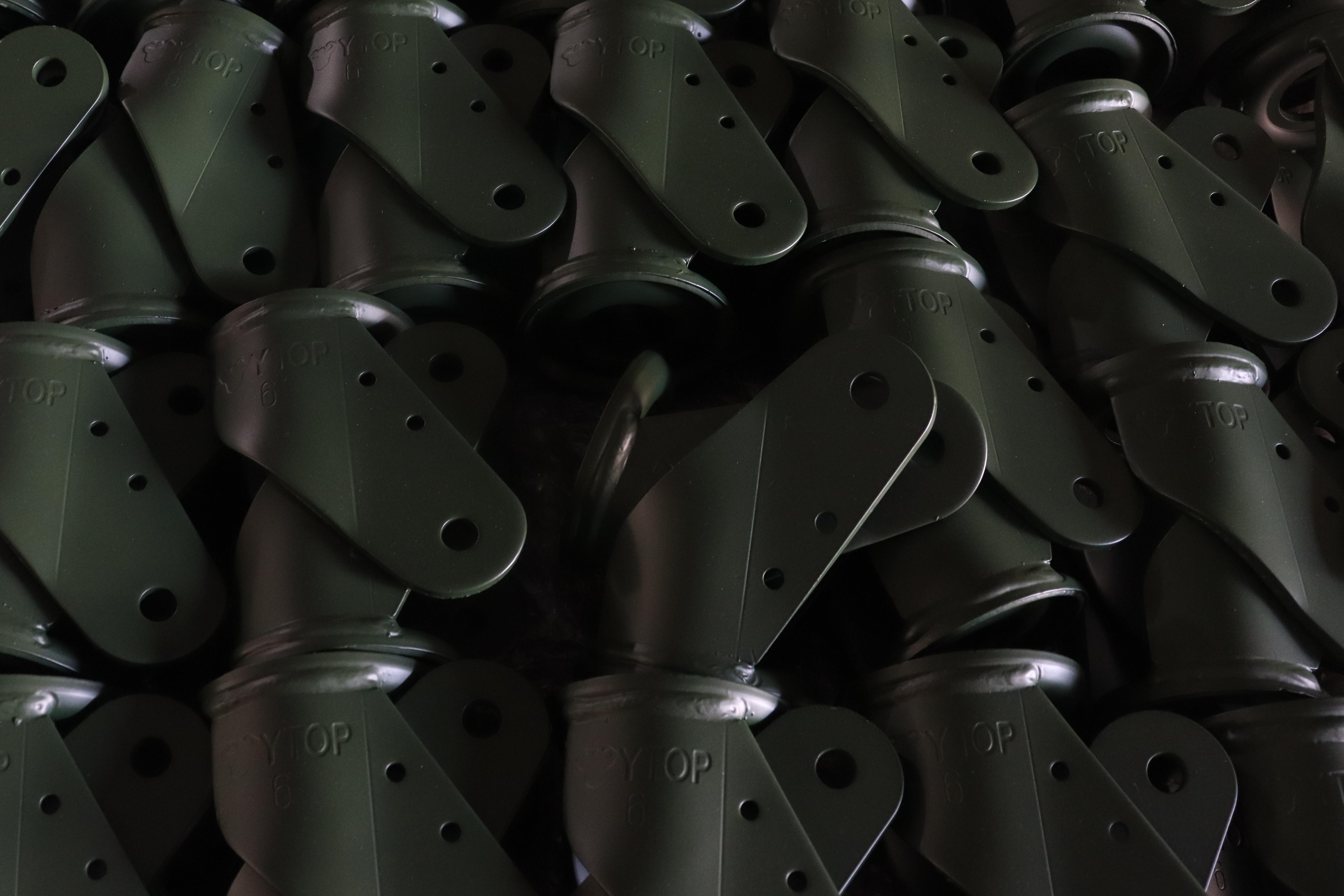 YTOP caster brackets with controlled side-plate gaps and mounting holes