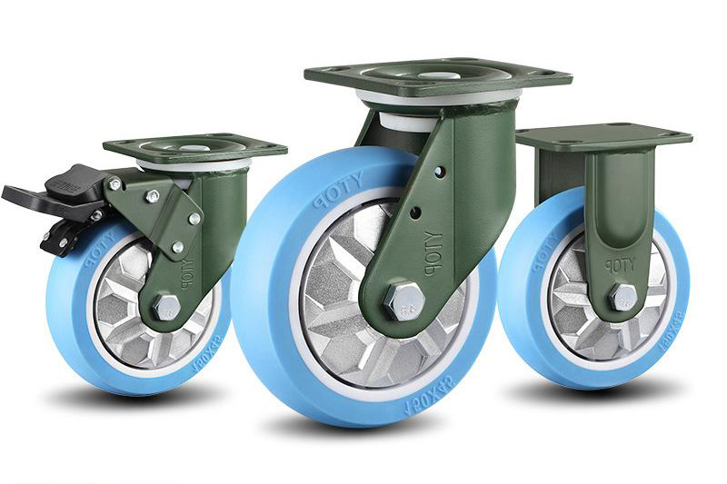 Heavy duty caster bracket and wheel